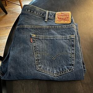 Men’s Levi Jeans 550 EUC 46 x 34
